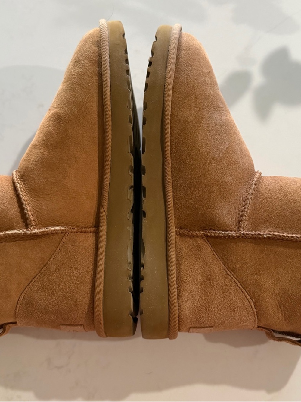 UGG Classic Short Suede Boot - Chestnut ✨ - Picture 2 of 6